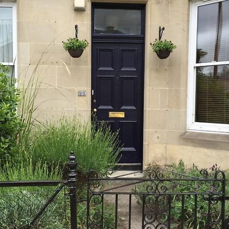 Central And Spacious 2 Bedroom Flat With Garden エディンバラ エクステリア 写真
