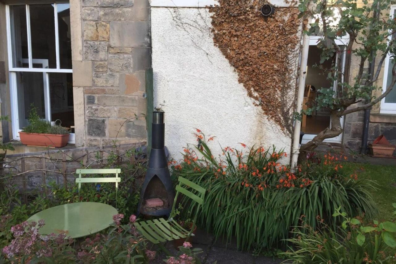 Central And Spacious 2 Bedroom Flat With Garden エディンバラ エクステリア 写真